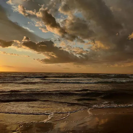 Secluded Retreat - By Traum